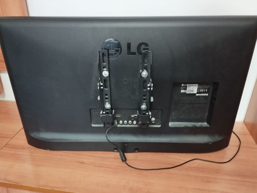 Tv LG cu diagonala de 80