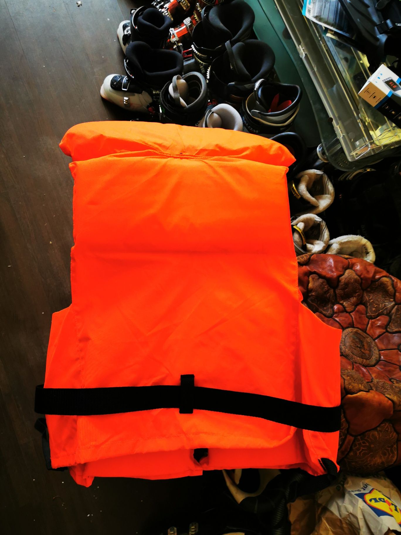 Vand vesta de salvare marime M 60-80kg