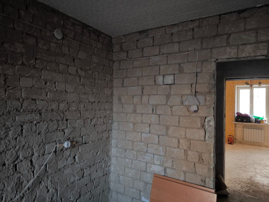 Бут. Кирпич полуторный бесплатно в центре