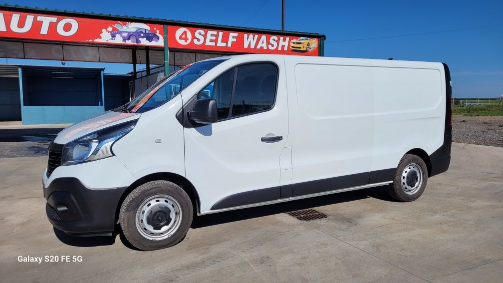 Renault trafic 2015  L2h1 Top!!