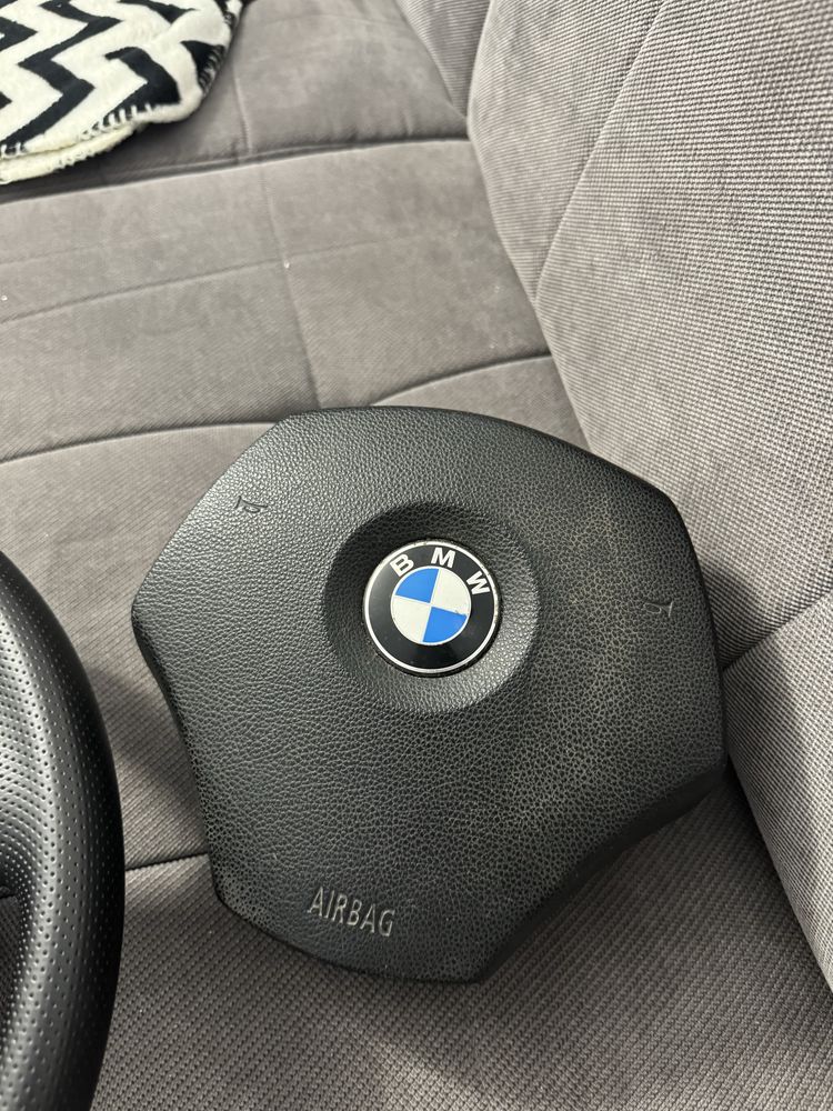 Volan bmw e90 e91 e92 comenzi volan retapitat stare 10/10