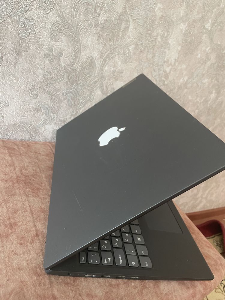 Noutbuk lenovo sotiladi xolati ideal