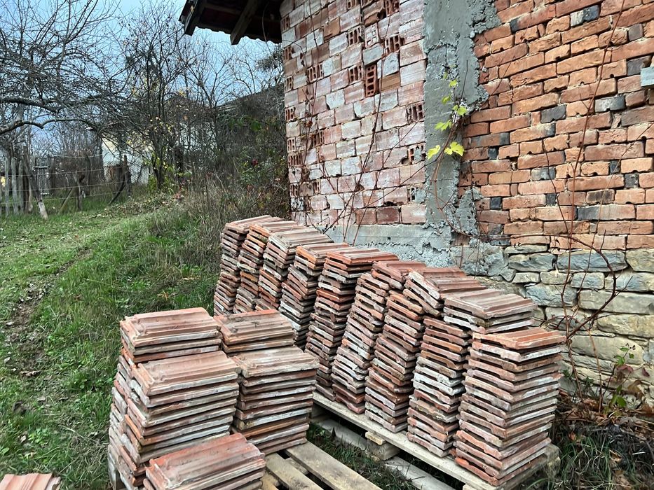 Подарявам  цигли