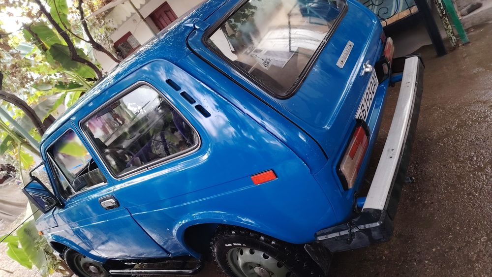 Niva  sroshna sotiladi