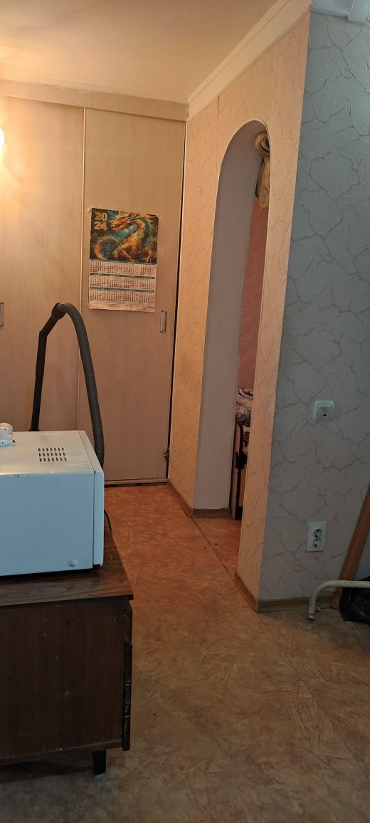 3 ком 4 эт.,НЕ УГЛОВАЯ, кирпич,ЦЕНТР