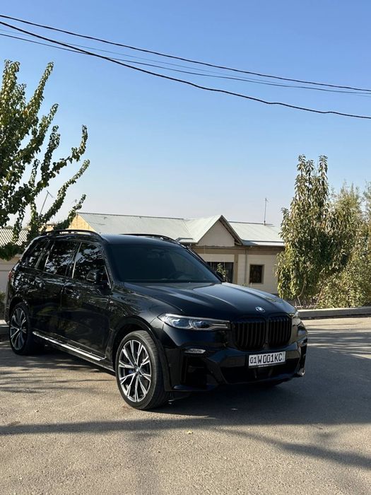 Moshina sotiladi yaxshi zoor holatda