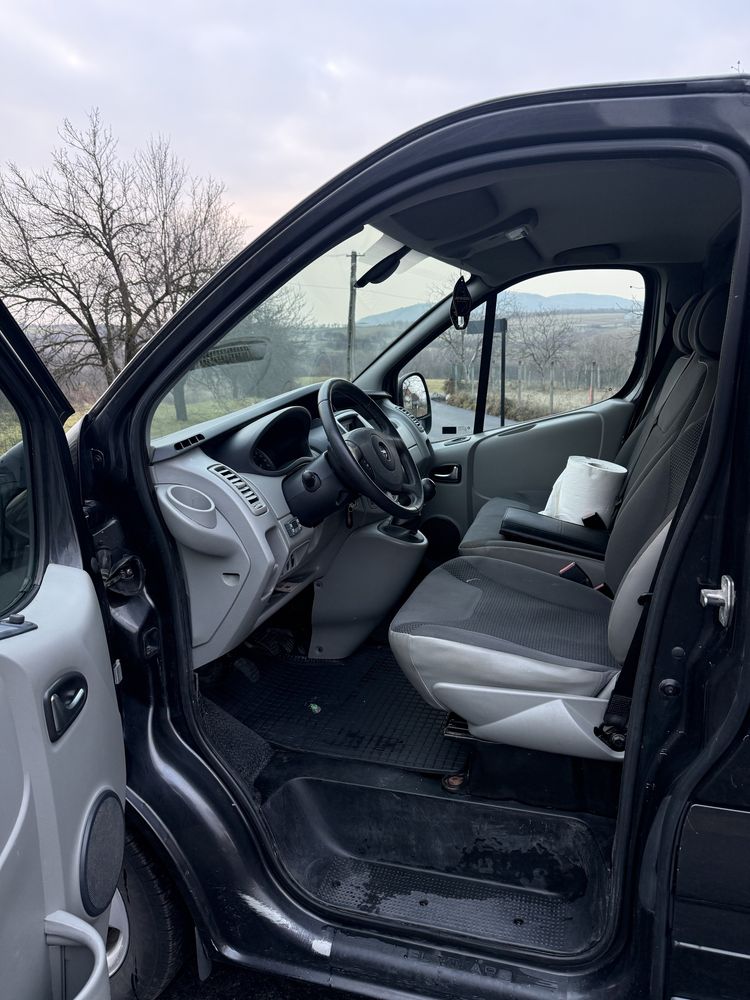 Opel vivaro 2012