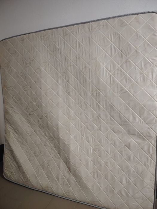 Продам матрас размером 2/2 бу использовали 2 года