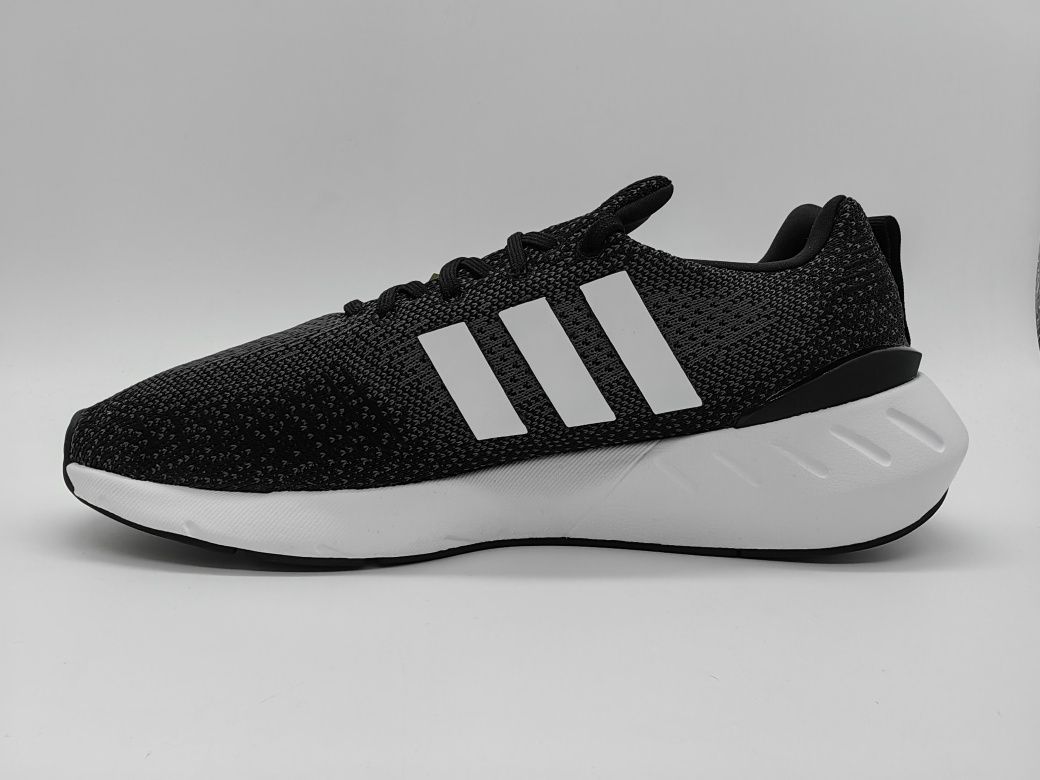 Adidas Swift Run 22