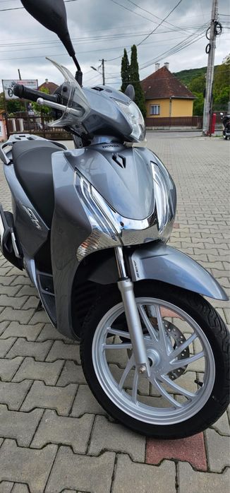 Honda Sh 125 anul 2013