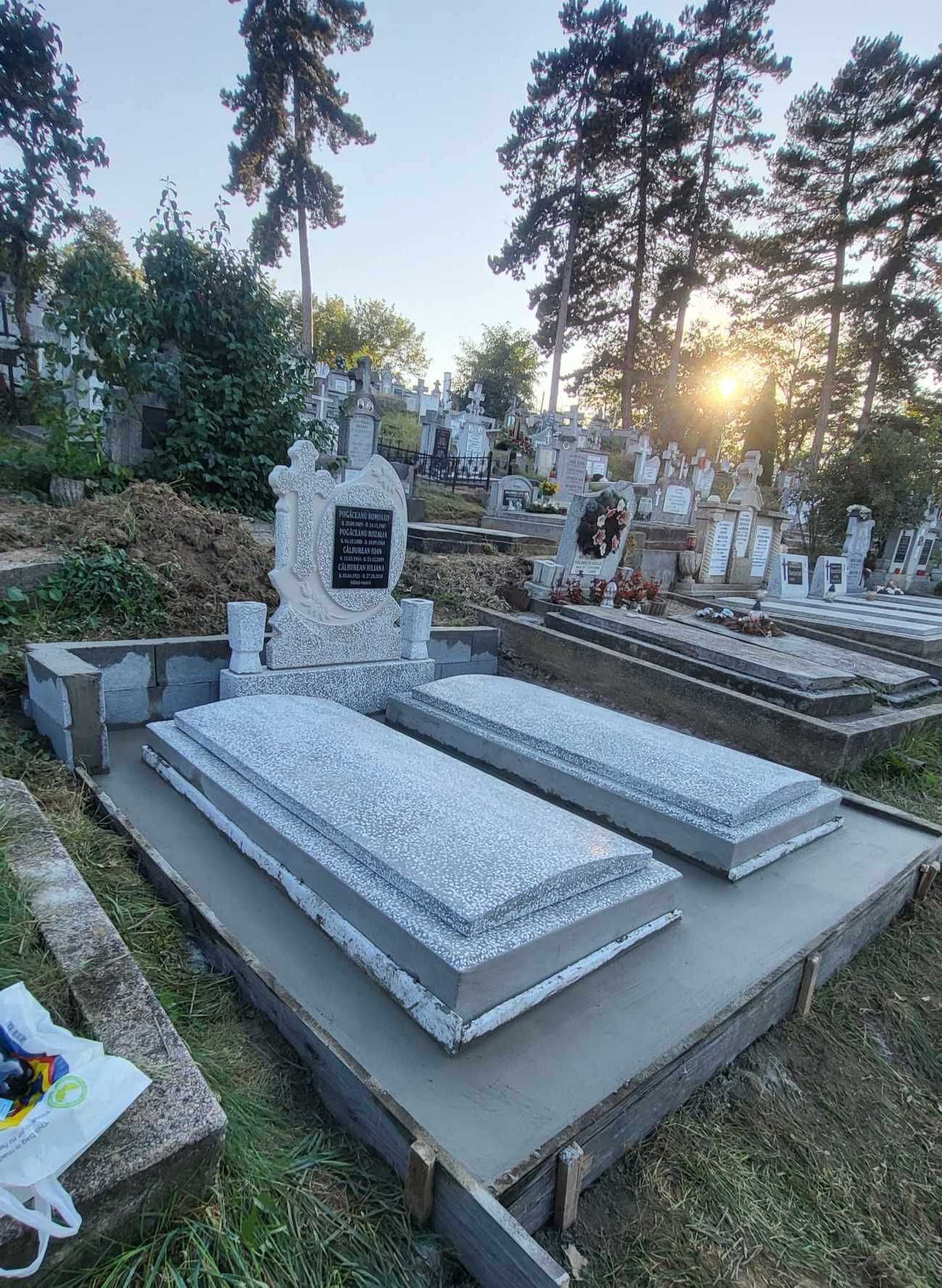 Monumente funerale din mozaic