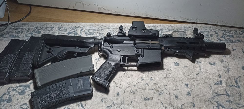 Vând replica airsoft specna arms m4 +beretta electric