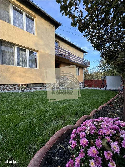 Vila pretabil investite cu suprafata utila 322 mp in zona Sub Arini