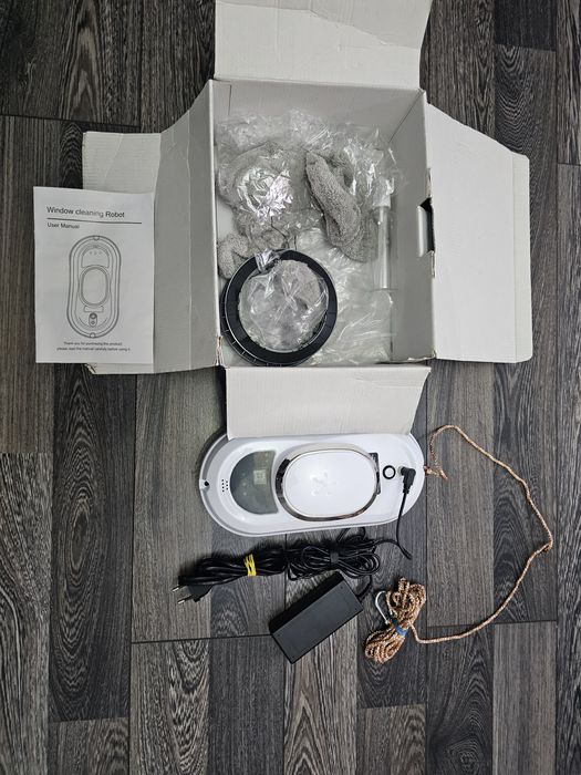 Robot curățat geamuri