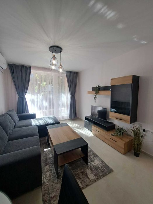 Двустаен апартамент във Въстанически