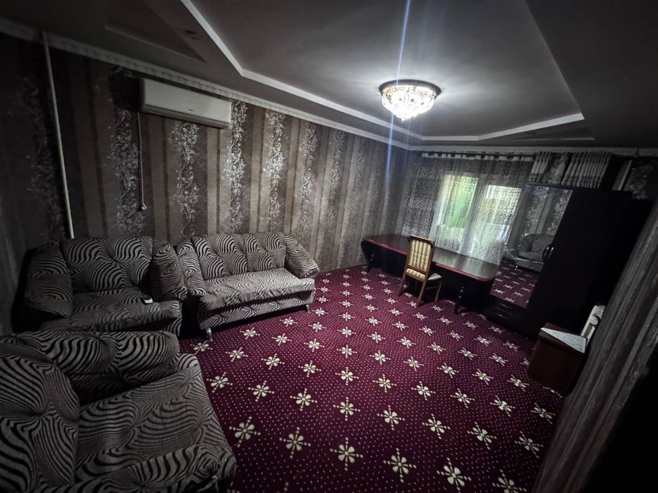 Чиланзар 4.  Метро Мирзо улугбек.  Аренда ! 3 Х комнатная