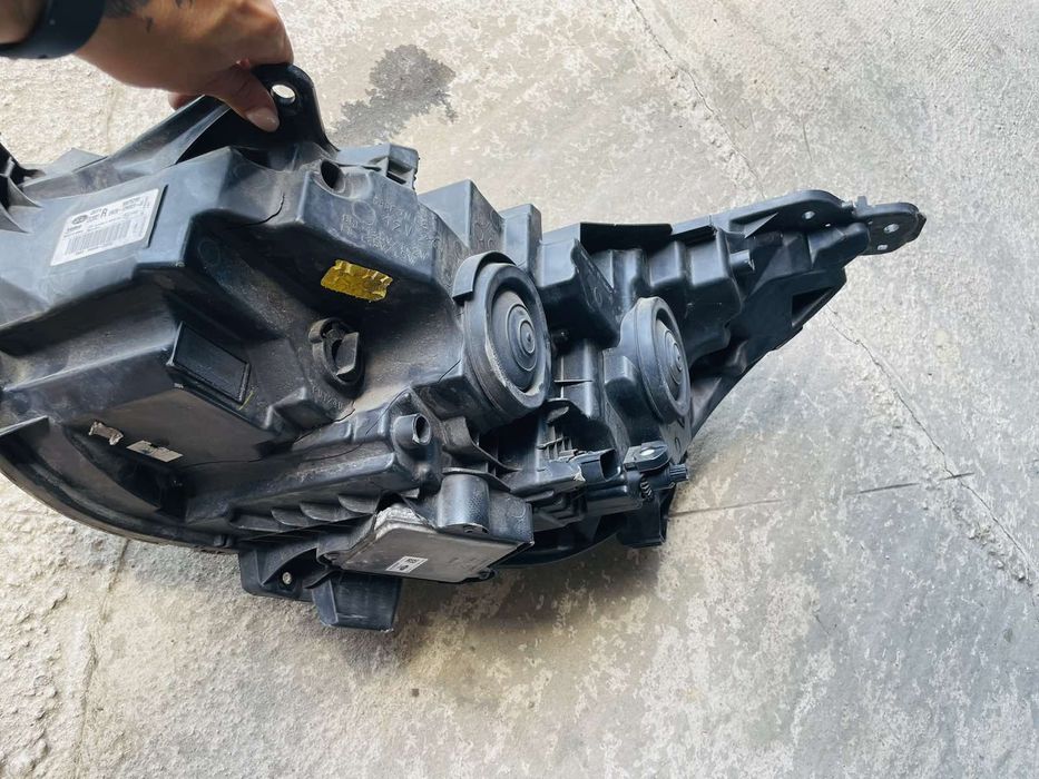 Десен фар за Ford S-Max 2010-2015г.