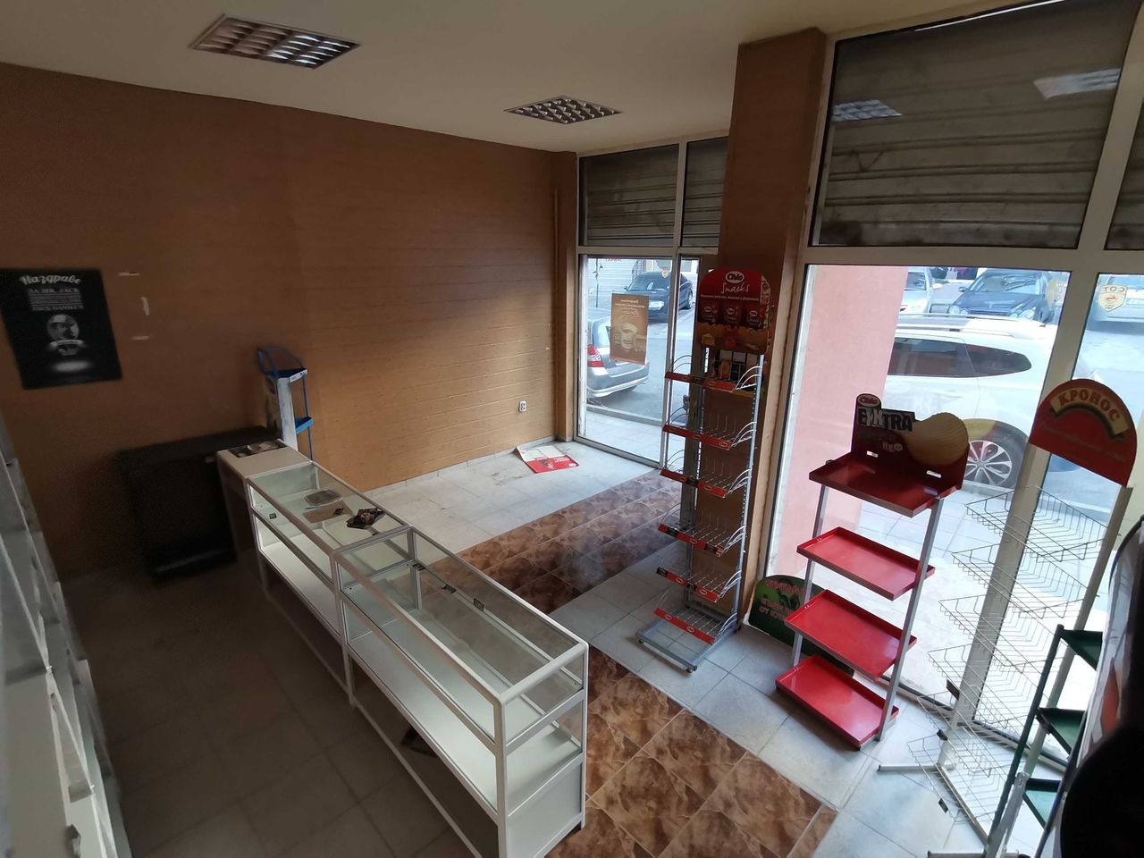 Дава се под наем Магазин в Бургас, Меден рудник - зона А - 40 кв.м за 150 € - Снимка #3