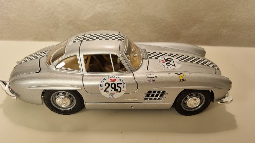 Macheta Mercedes SL300 Miglia 1000 la cutie