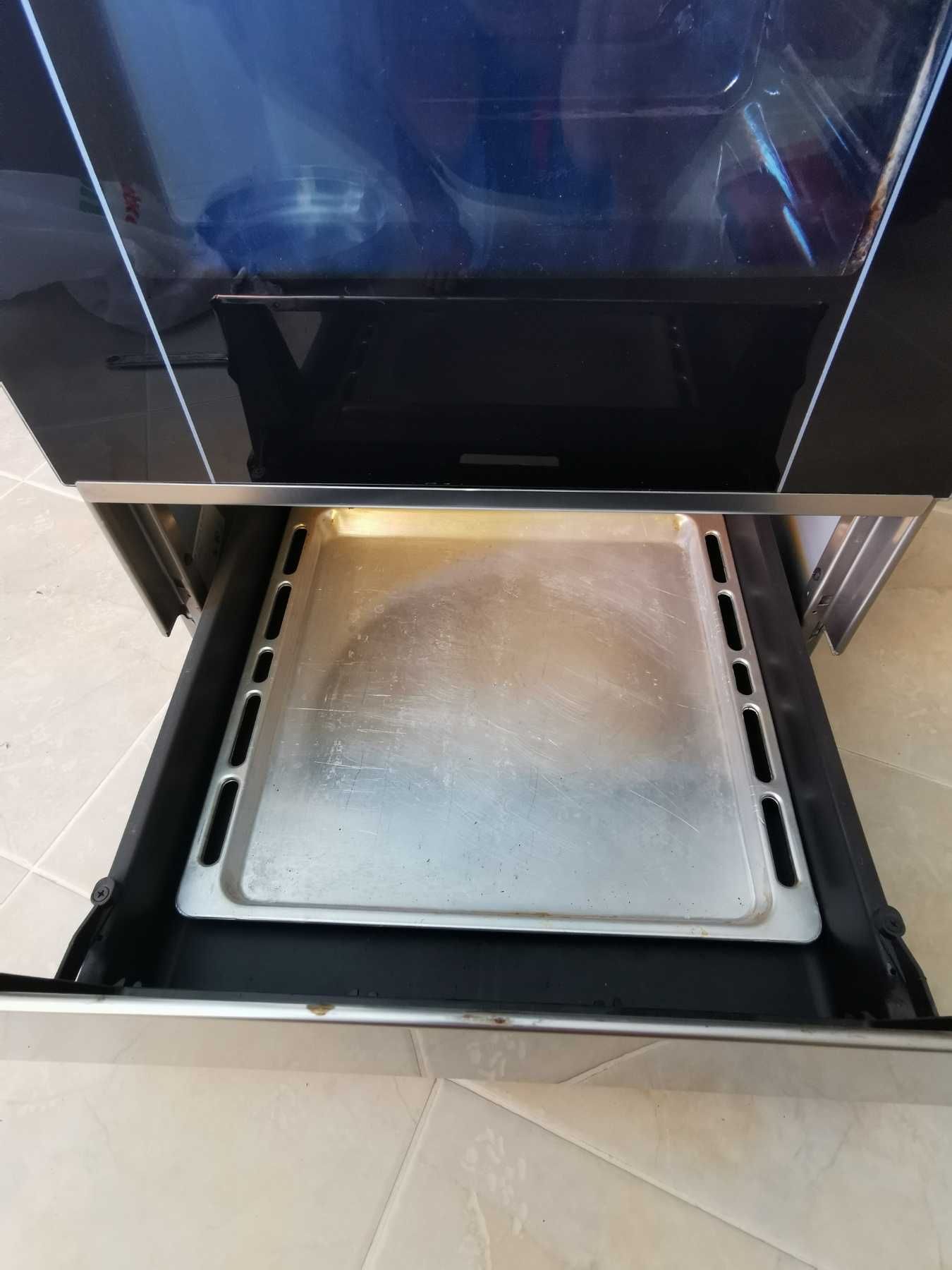 Готварска електрическа печка INDESIT