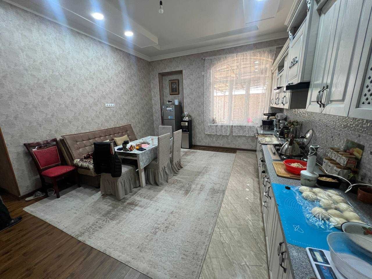 Продается дом 9 соток в Ташкенте. 350 кв.м дом + 350 кв.м подвал.