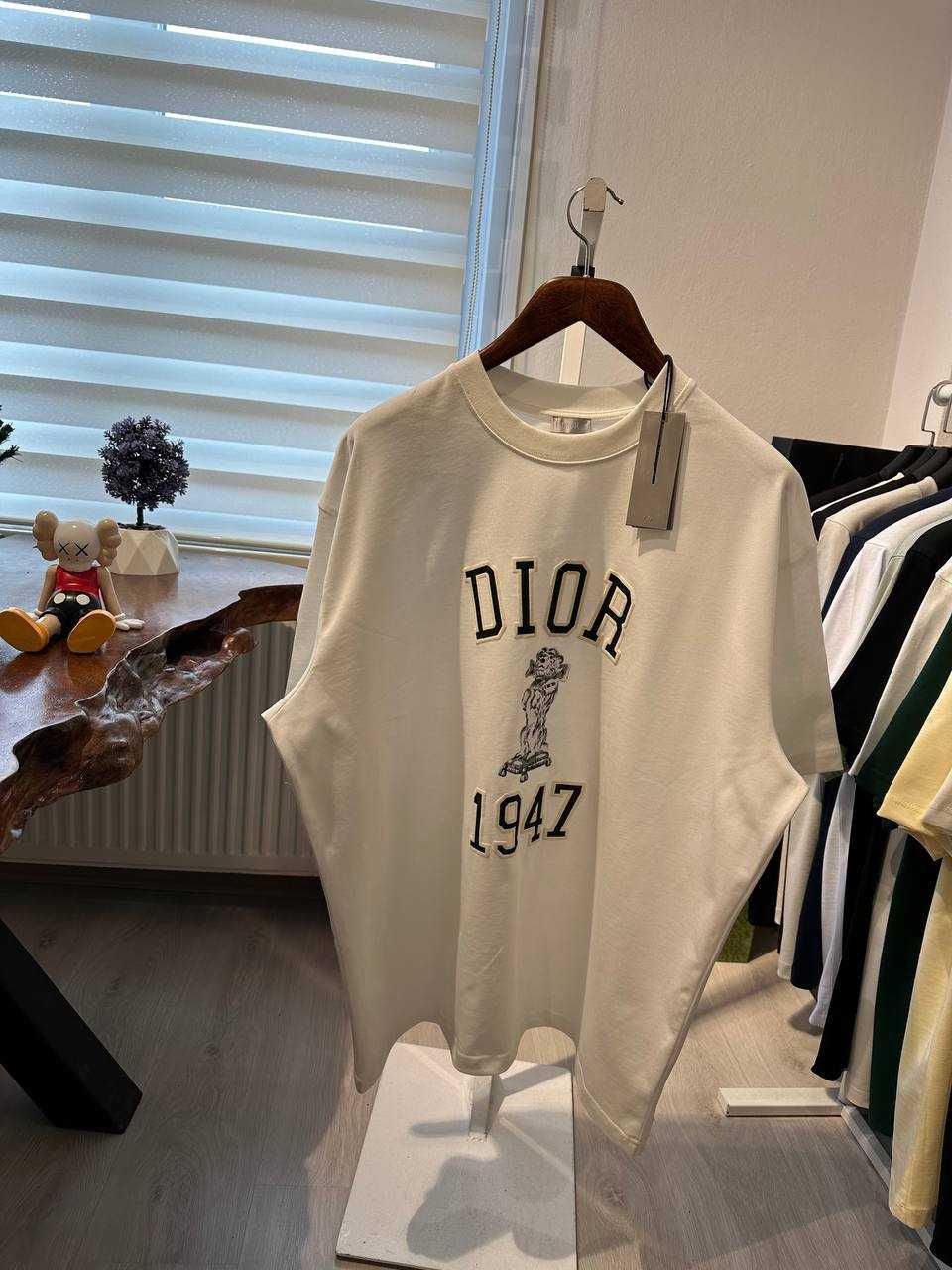 tricouri modele noi Dior transport inclus