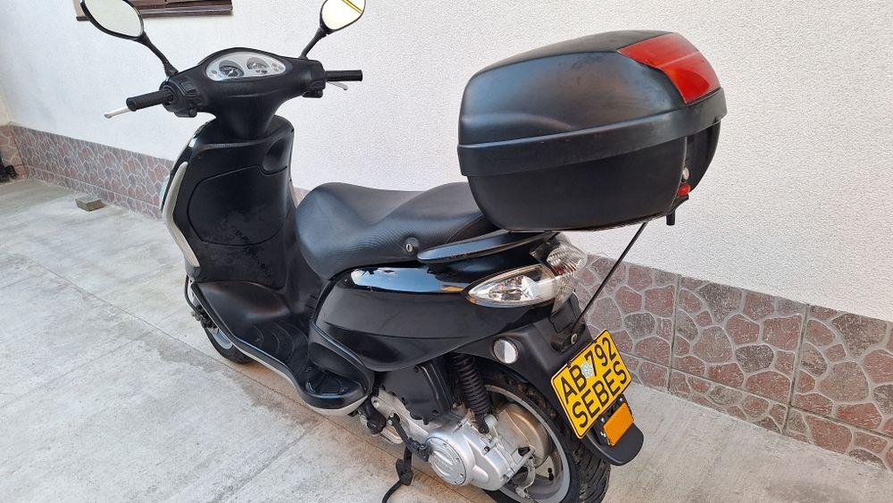 Vand scuter Piaggio Fly 50