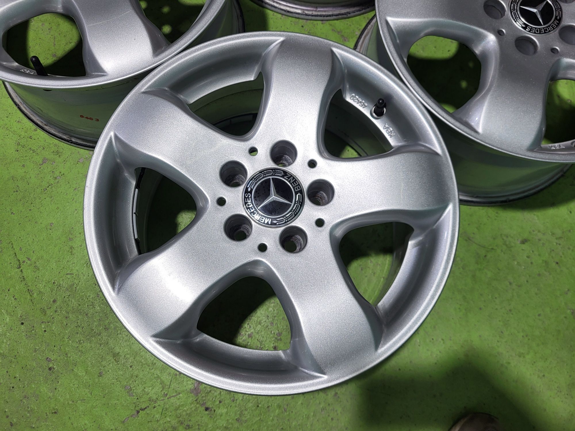 16 5x112 Mercedes E Class W211 W212 C Class W203  W204 Vito Clk 5х112
