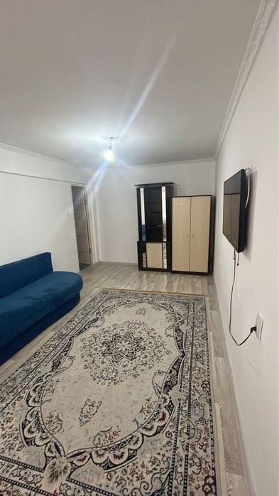 Сдаю 1 км кв на 5 этаже в хорошем состояние