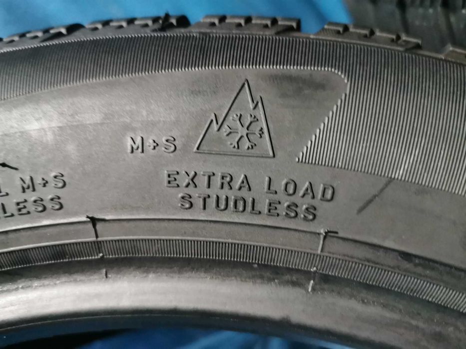 195 55 16 pirelli m+s 4 buc