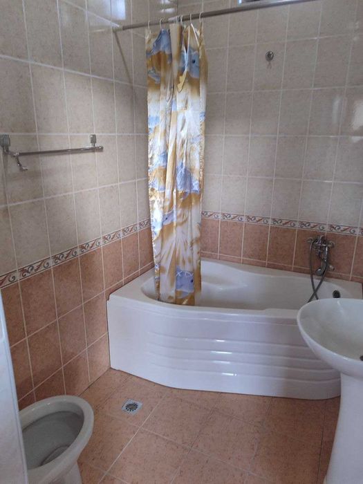 Уй сотилади 6 сотих 7 хона