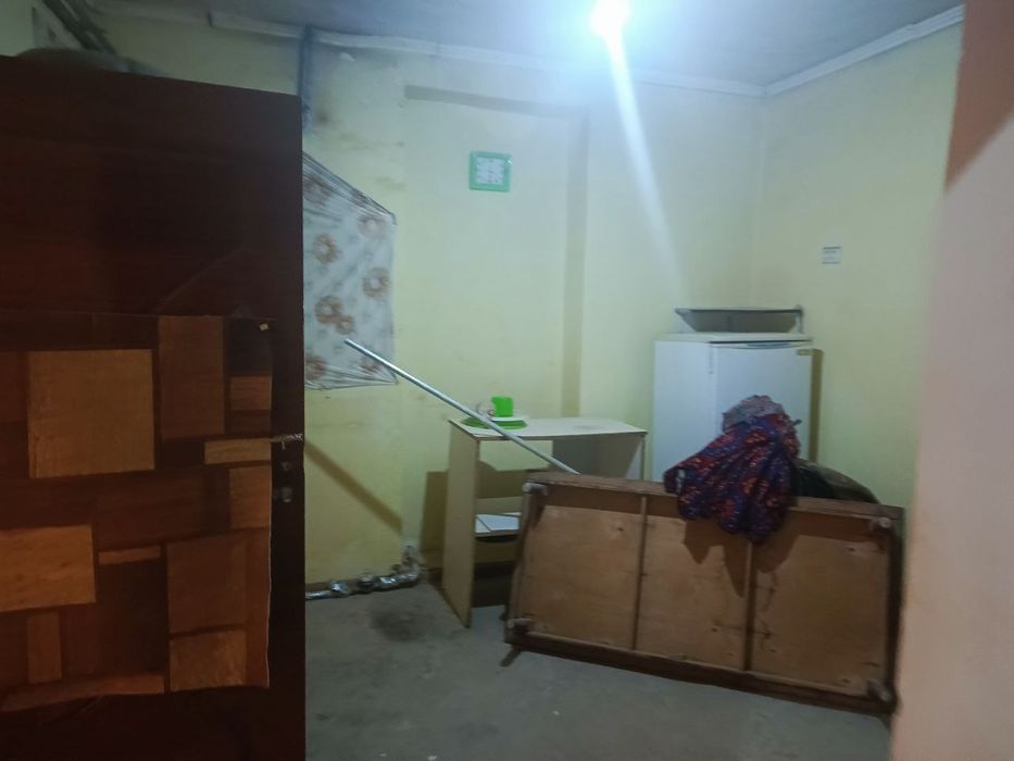 Termiz sh Baynal minal mahallasini tugrisidagi kuchada hovli uy tezda