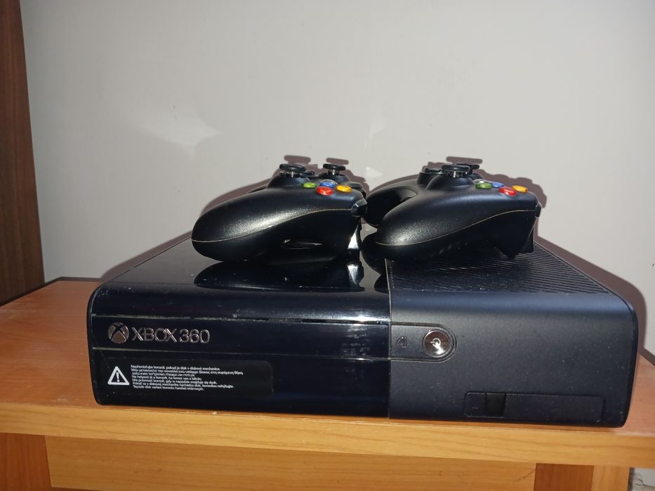 Consola xbox360 +jocuri