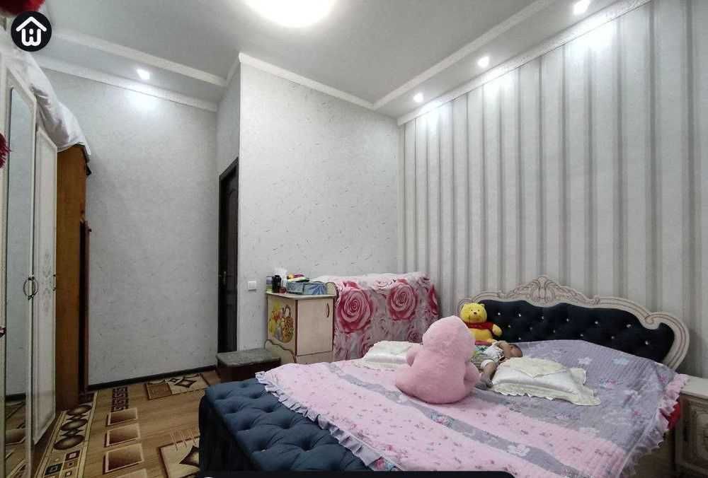 4,5 sotik xovli sotiladi