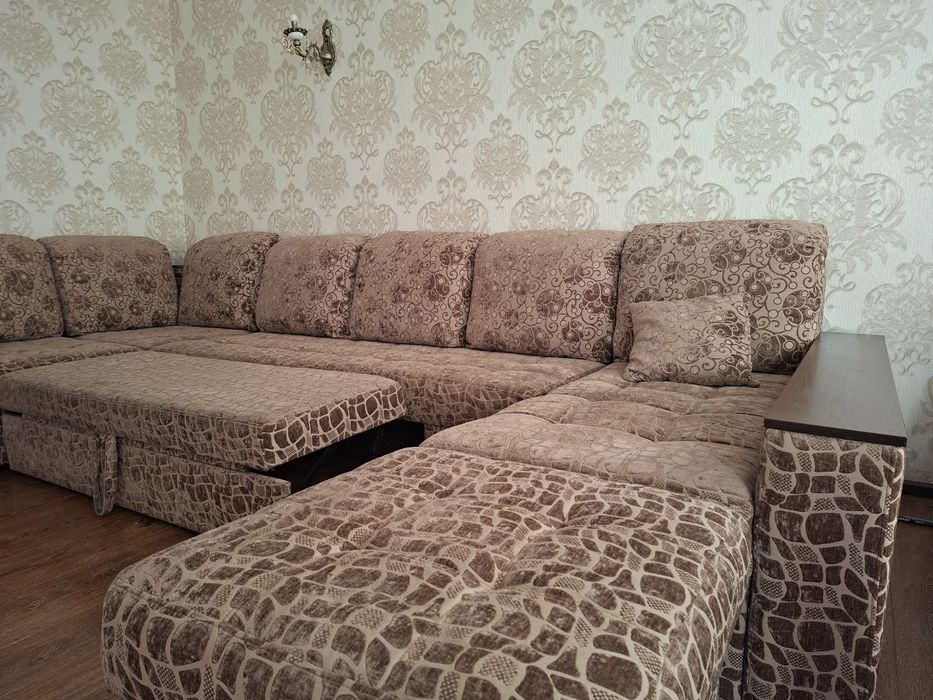 Продается Диван 4 метра на 3 метра, раскладной