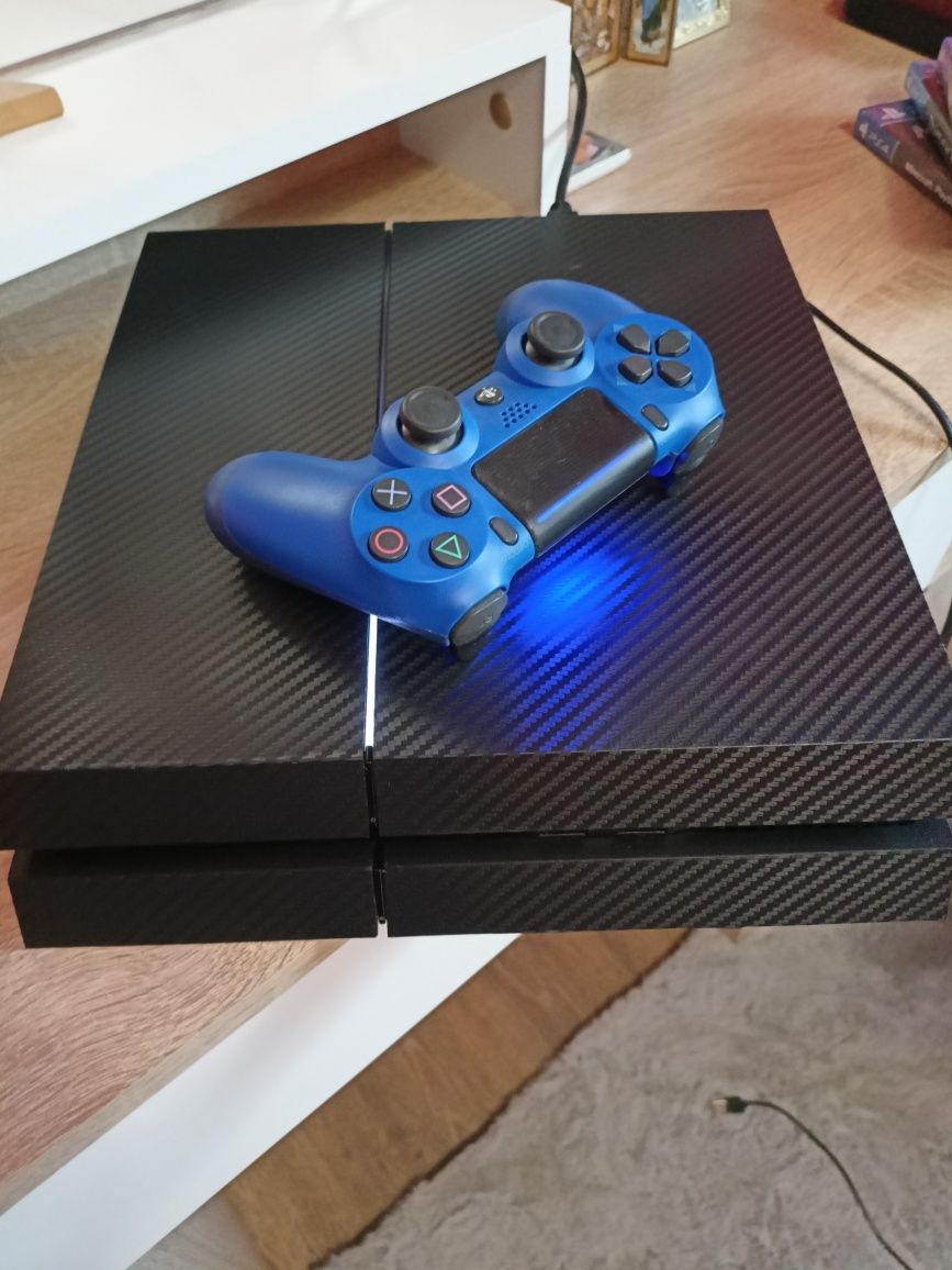 Sony playstation 4 на 1 tb пълен комплект плюс 3 игри
