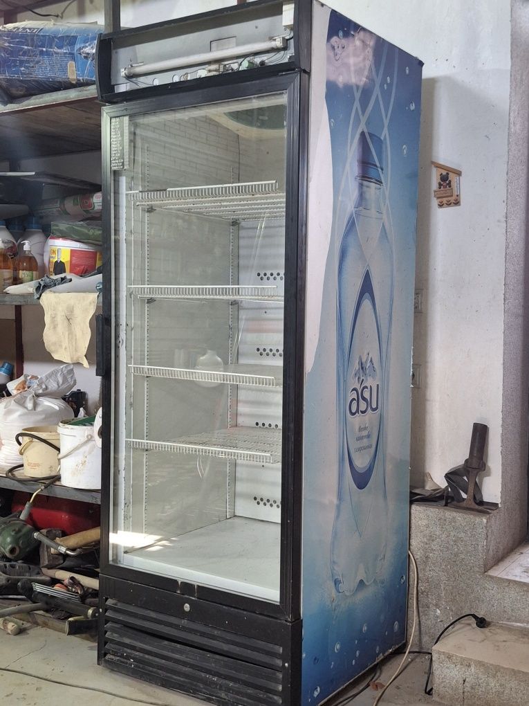 Продам напитковый холодильник