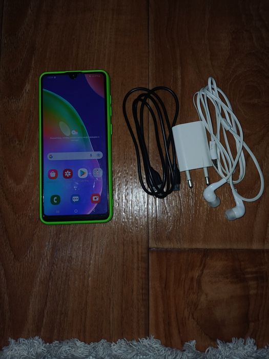 Продам срочно сотку модель самсунг а31