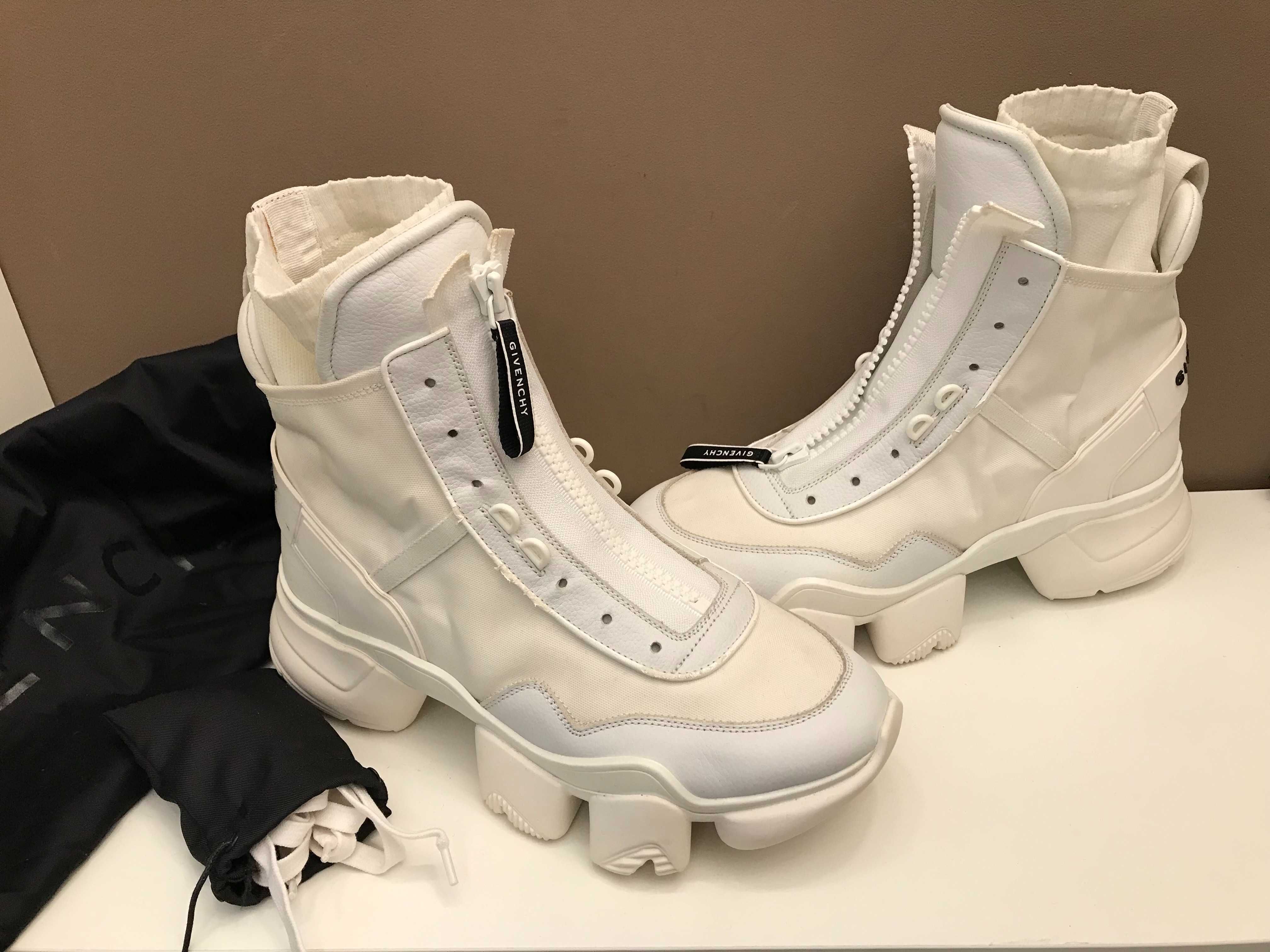 Givenchy ghete 41-42 autentice, full box, retail 880 euro