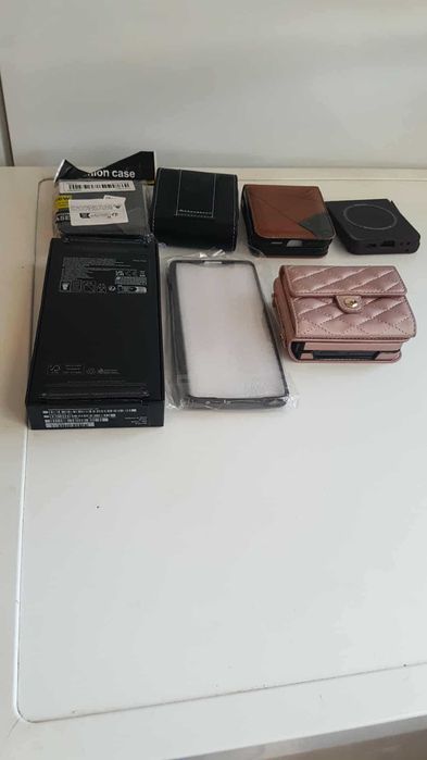 telefon samsung galaxi z flip5 model sm f731b