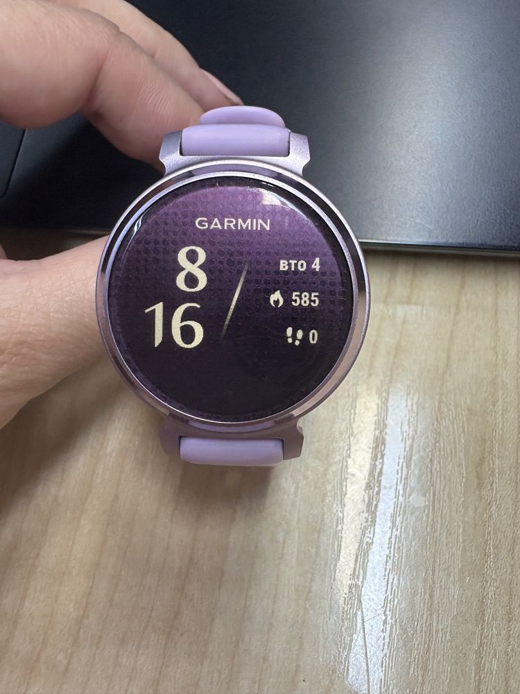 Смарт часовник Garmin Lily 2