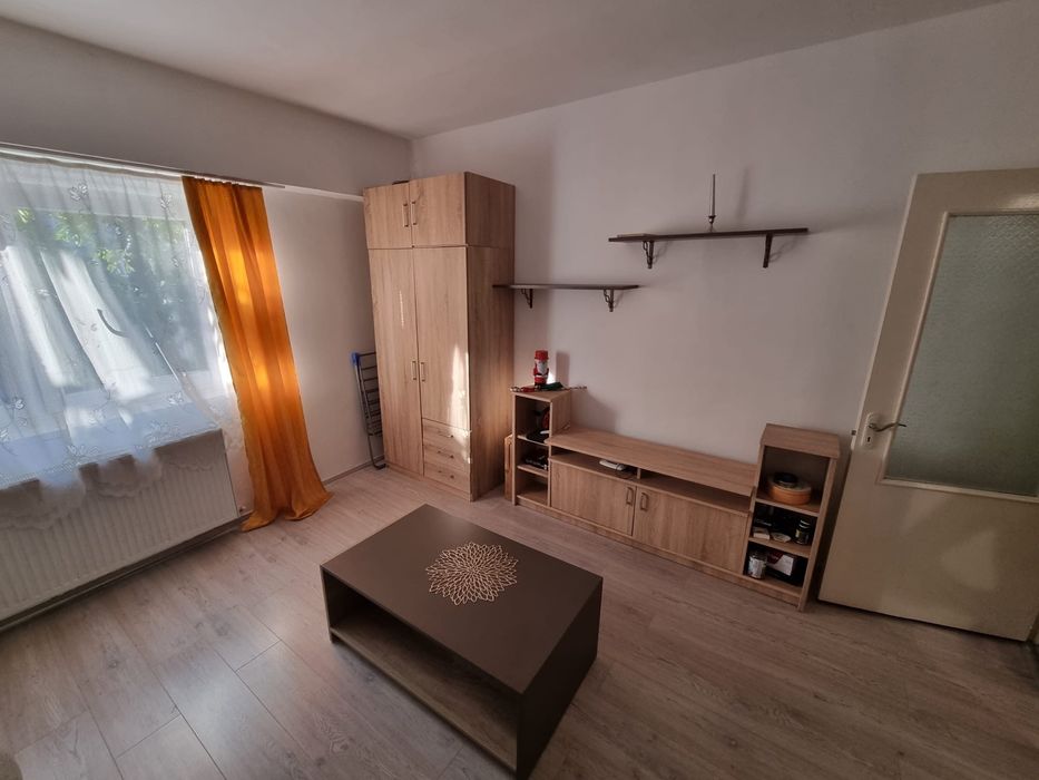 Inchiriez apartament cu 1 camera