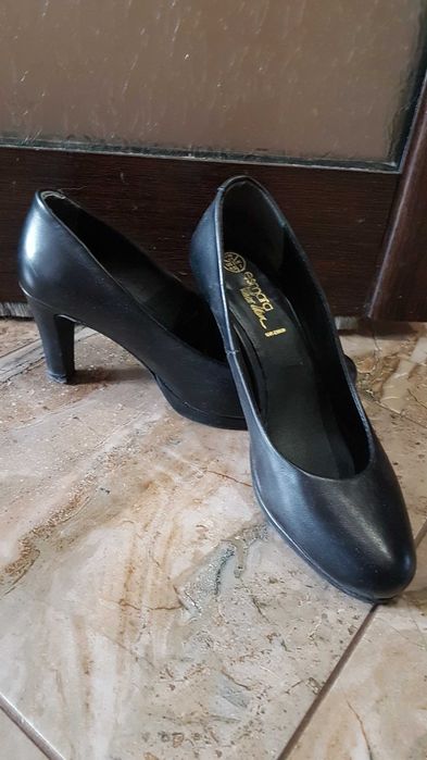 Дамски обувки от естествена кожа