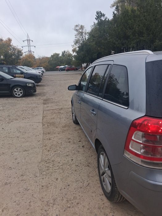 Opel Zafira B an 2008