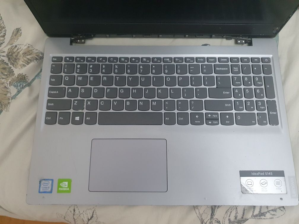 Vând laptop lenovo