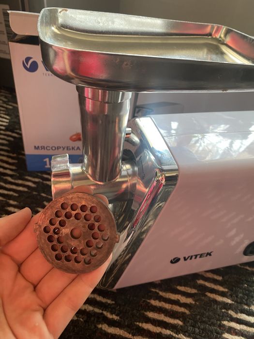 Мясорубка,Vitek,использованна  только для мяса