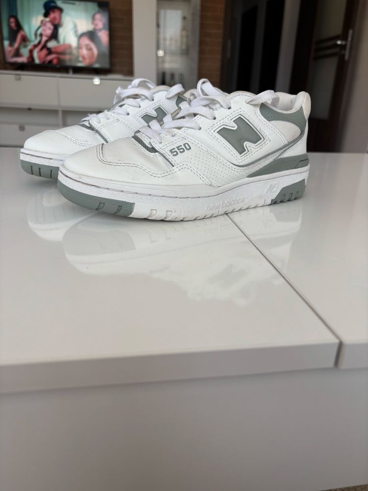 Дамски обувки New Balance 550