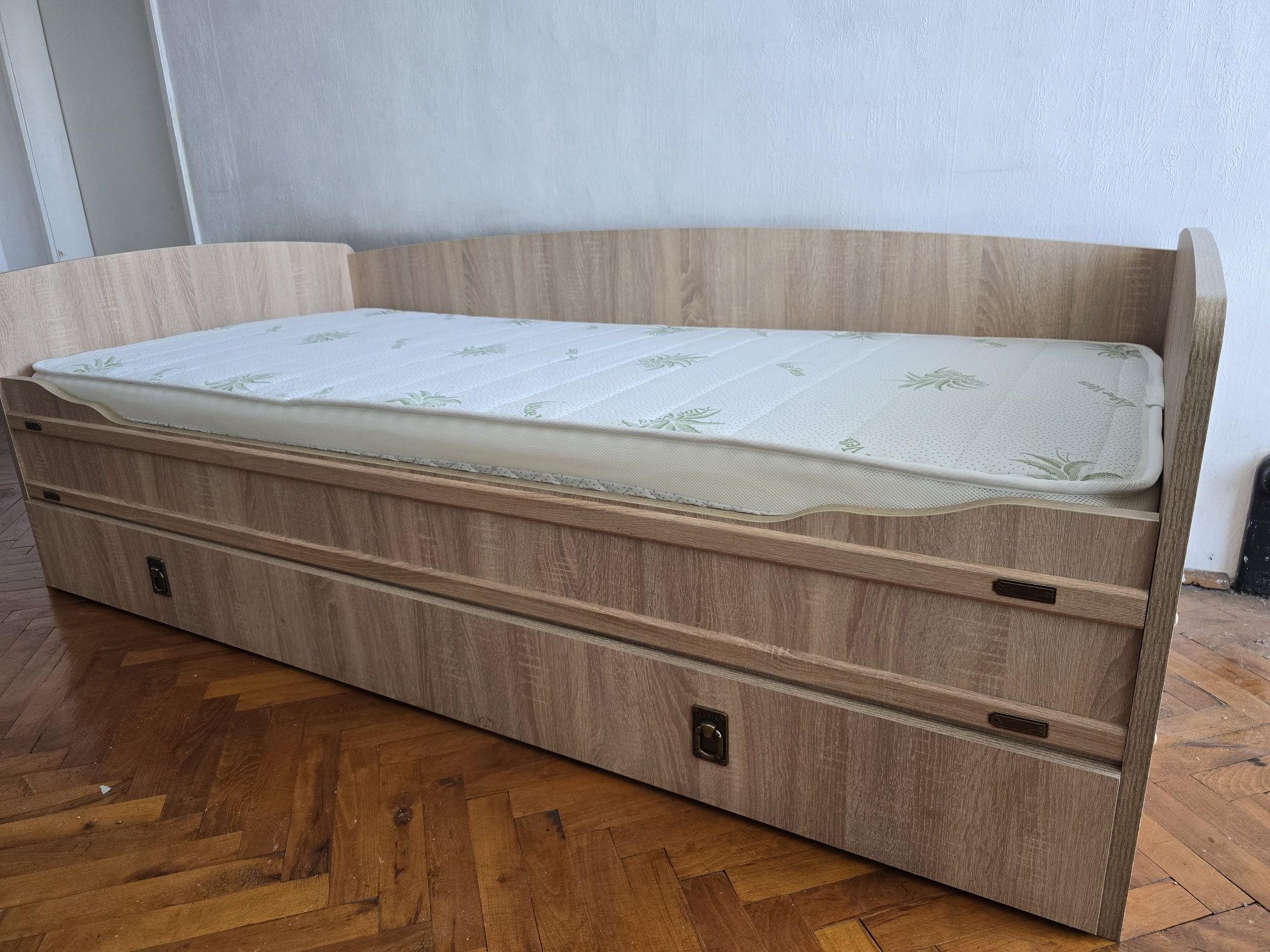 Чисто ново легло + матрак 90 х 200
