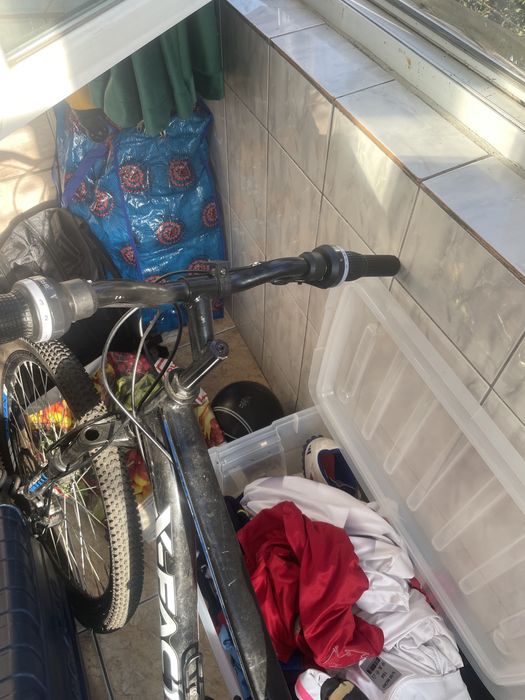 Vand bicla nu are nimic doar roțile desunflate dar pană nu sau ceva