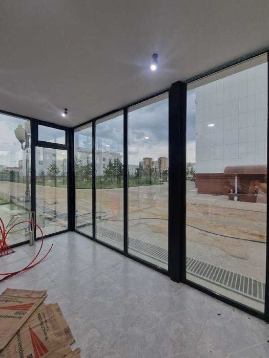 Пластиковые перегородка и Офисные перегородка Тамбур Дверь